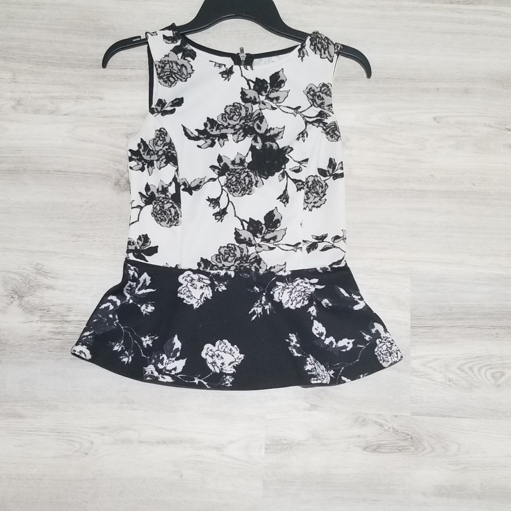 Bar lll Black and white Floral peplum top